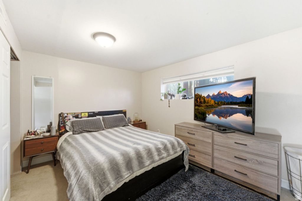 Image 14 of property listing at 929 AMETHYST ST, Layton, UT 84041