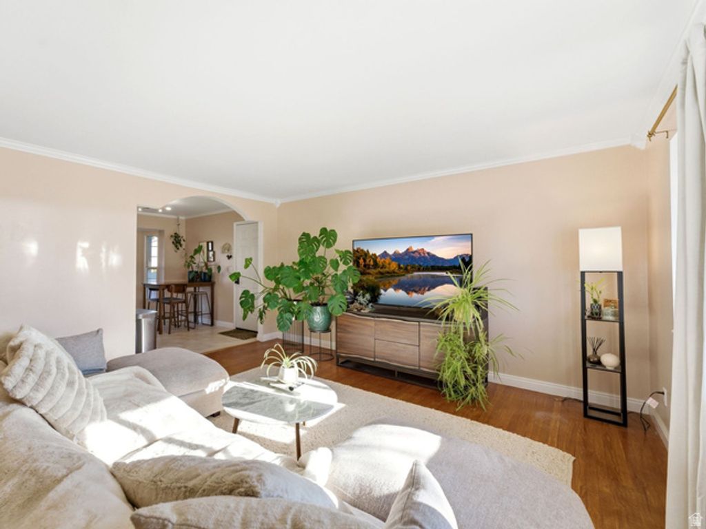 Image 3 of property listing at 929 AMETHYST ST, Layton, UT 84041