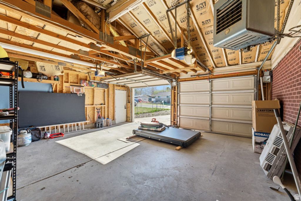 Image 21 of property listing at 929 AMETHYST ST, Layton, UT 84041