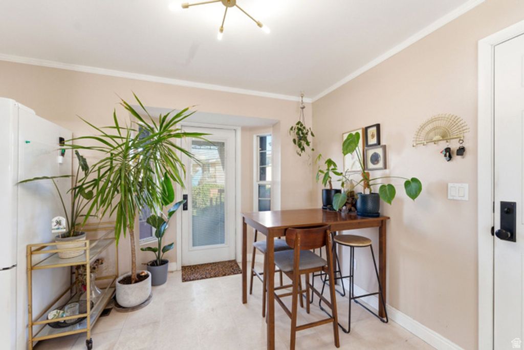 Image 8 of property listing at 929 AMETHYST ST, Layton, UT 84041