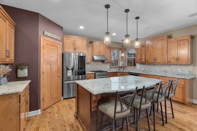 695 Rosa Court, Eagan, MN 55123