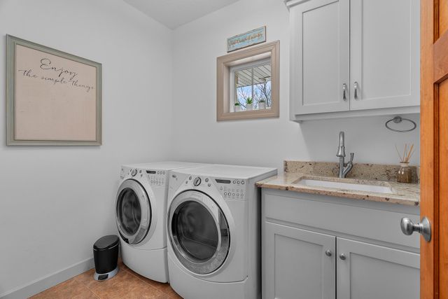 695 Rosa Court, Eagan, MN 55123