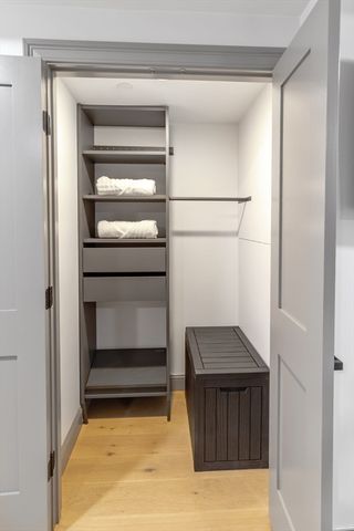 4 Snelling Pl 4, Boston, MA 02113