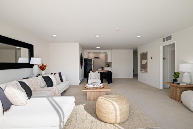 1945 Mount Vernon Court 16, Mountain View, CA 94040