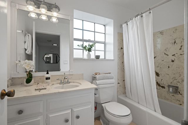 1945 Mount Vernon Court 16, Mountain View, CA 94040