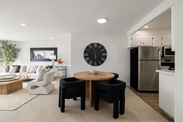 1945 Mount Vernon Court 16, Mountain View, CA 94040