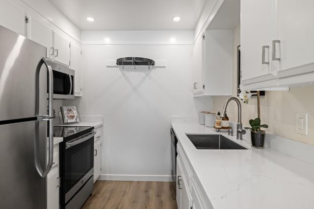 1945 Mount Vernon Court 16, Mountain View, CA 94040