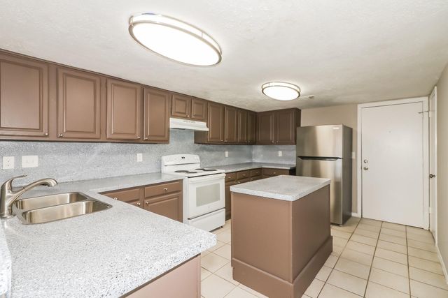 9310 Westacre Place, Houston, TX 77083