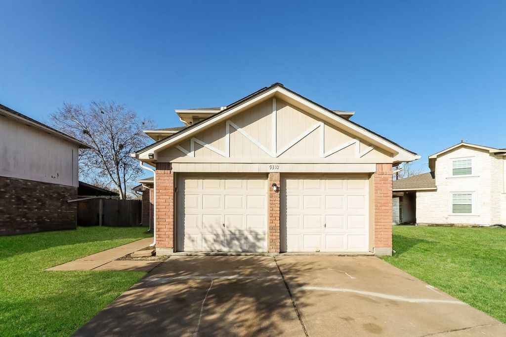 9310 Westacre Place, Houston, TX 77083