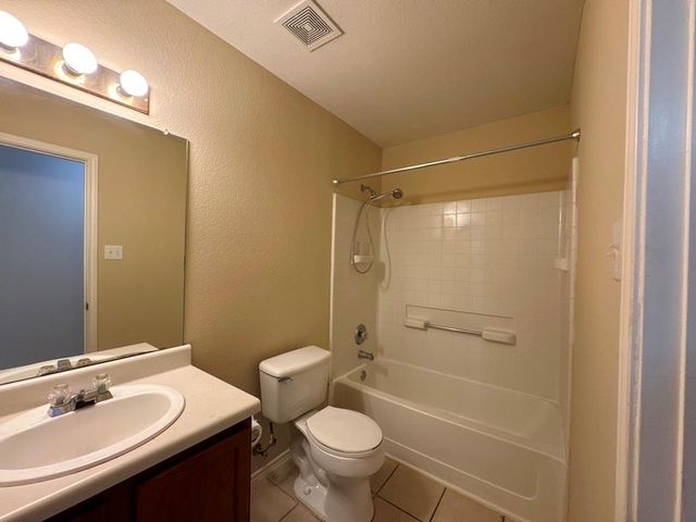 209 Katy B LN, Bastrop, TX 78602