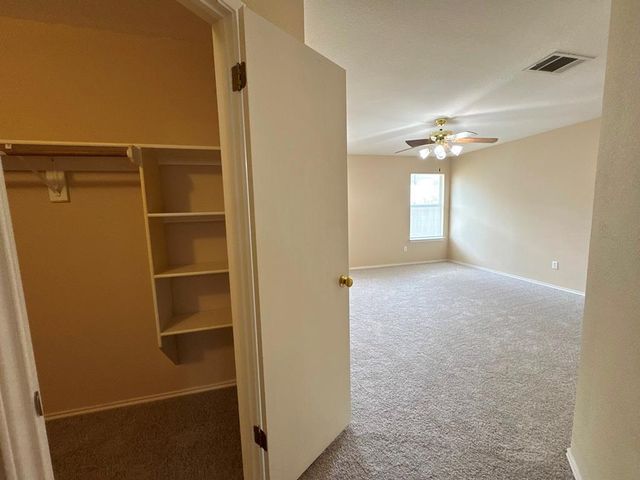 209 Katy B LN, Bastrop, TX 78602