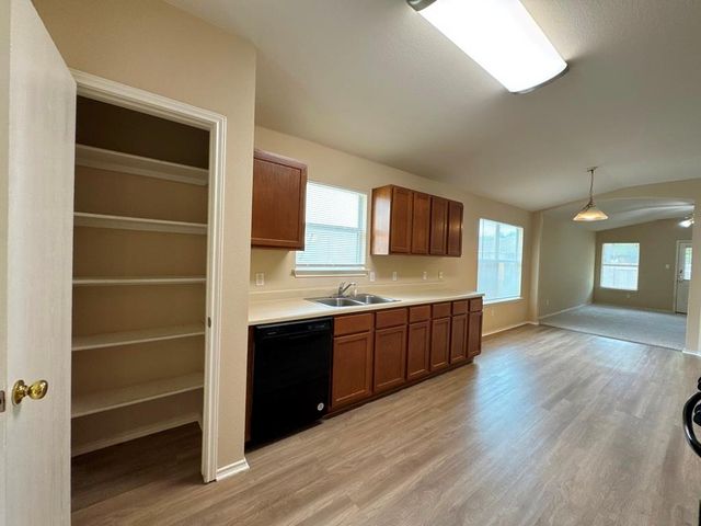 209 Katy B LN, Bastrop, TX 78602