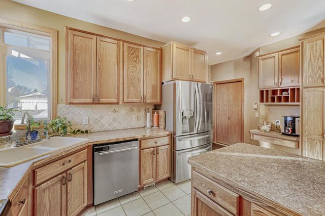 8919 Preserve Trail, Savage, MN 55378