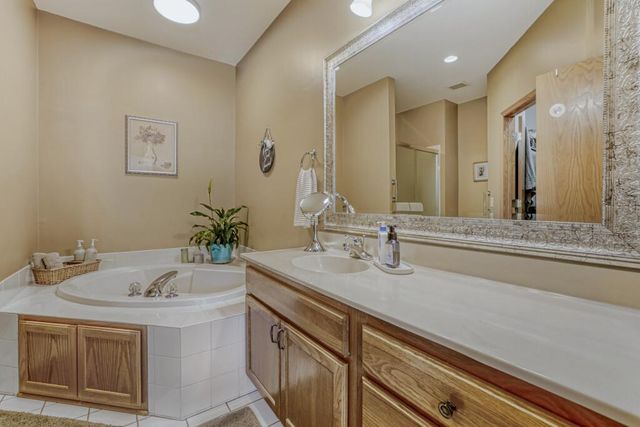 8919 Preserve Trail, Savage, MN 55378