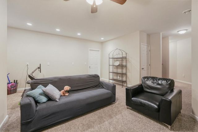 8919 Preserve Trail, Savage, MN 55378