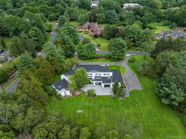 1 Vista Drive, Laurel Hollow, NY 11791