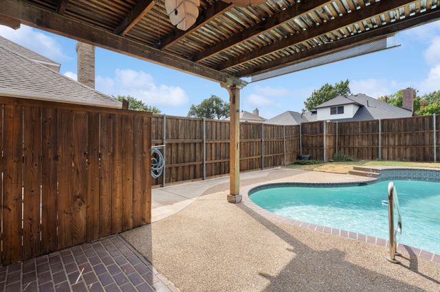 4609 Scenic Drive, Rowlett, TX 75088