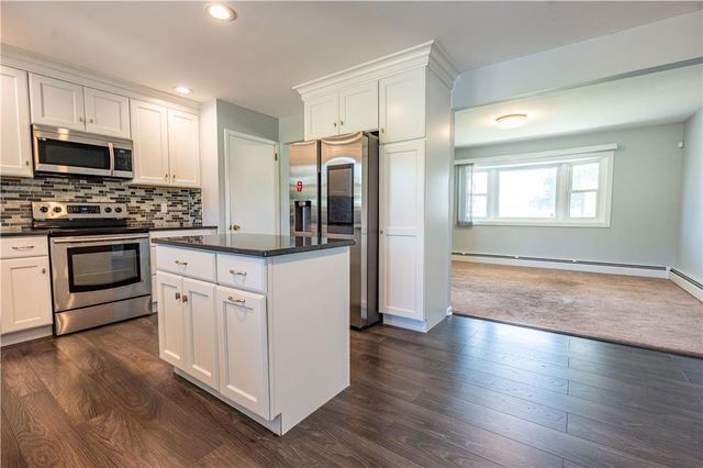 2715 Swanson Street, Palmer Twp, PA 18045