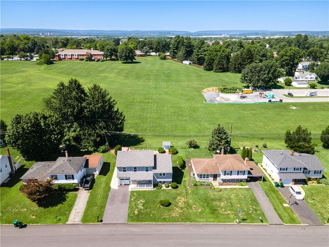 2715 Swanson Street, Palmer Twp, PA 18045