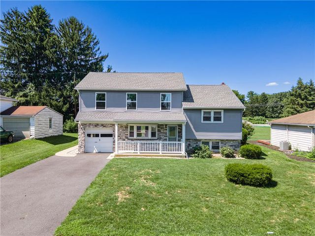 2715 Swanson Street, Palmer Twp, PA 18045
