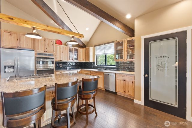 273 Pearce Road, Port Angeles, WA 98362