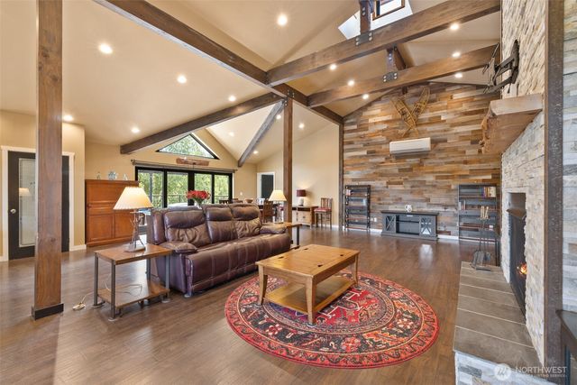 273 Pearce Road, Port Angeles, WA 98362