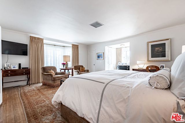 165 N Las Palmas Avenue, Los Angeles, CA 90004