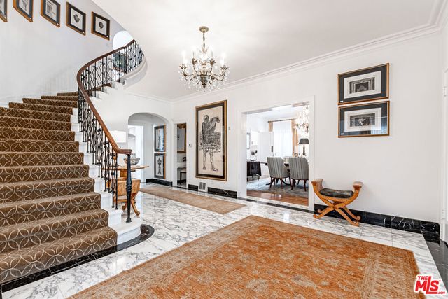 165 N Las Palmas Avenue, Los Angeles, CA 90004