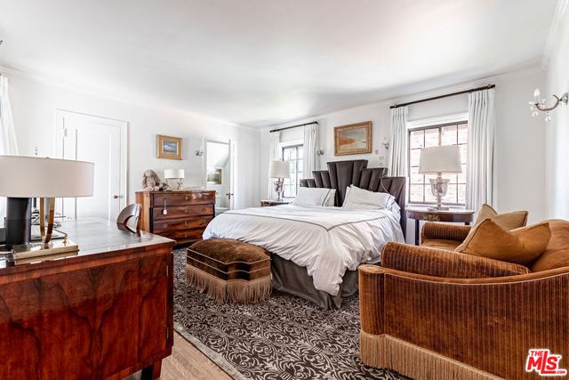 165 N Las Palmas Avenue, Los Angeles, CA 90004