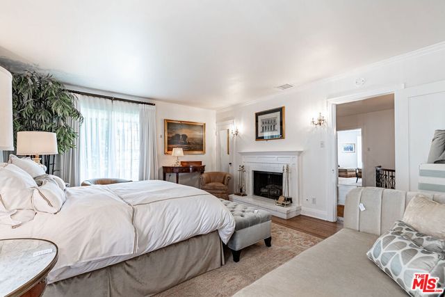 165 N Las Palmas Avenue, Los Angeles, CA 90004