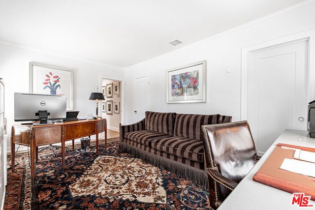 165 N Las Palmas Avenue, Los Angeles, CA 90004