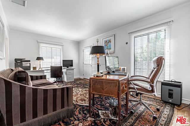 165 N Las Palmas Avenue, Los Angeles, CA 90004