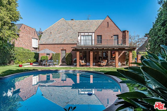 165 N Las Palmas Avenue, Los Angeles, CA 90004