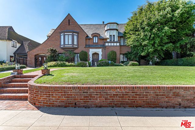 165 N Las Palmas Avenue, Los Angeles, CA 90004