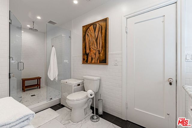 165 N Las Palmas Avenue, Los Angeles, CA 90004