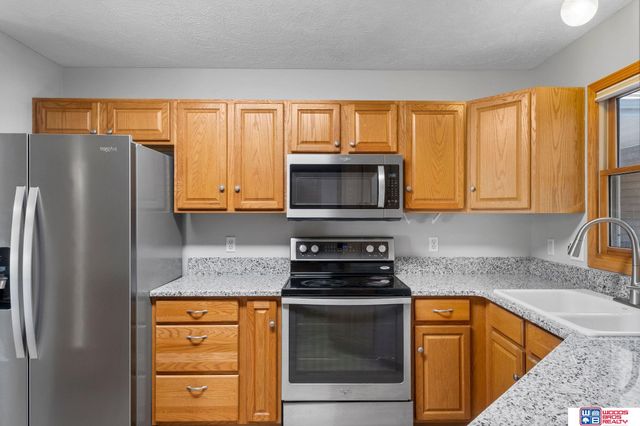 626 Lakeside Drive, Lincoln, NE 68528