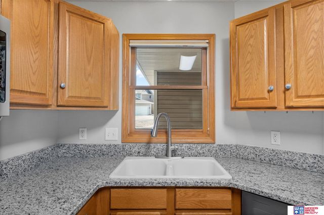626 Lakeside Drive, Lincoln, NE 68528