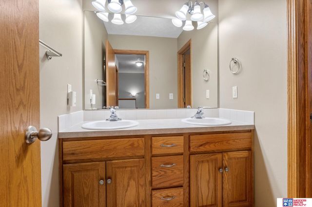626 Lakeside Drive, Lincoln, NE 68528