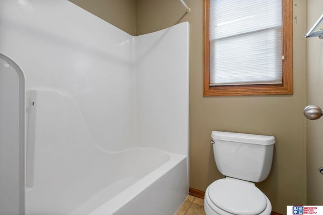 626 Lakeside Drive, Lincoln, NE 68528