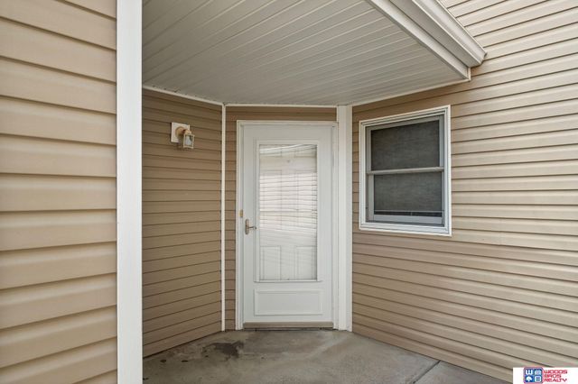 626 Lakeside Drive, Lincoln, NE 68528