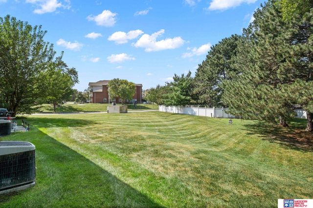 626 Lakeside Drive, Lincoln, NE 68528