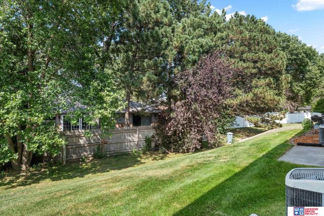 626 Lakeside Drive, Lincoln, NE 68528