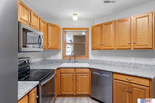 626 Lakeside Drive, Lincoln, NE 68528