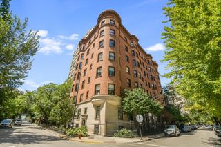 1210 N ASTOR Street 1A, Chicago, IL 60610