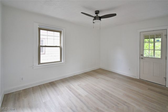 17424 Winslow Road, Shaker Heights, OH 44120