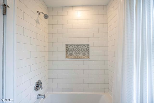 17424 Winslow Road, Shaker Heights, OH 44120