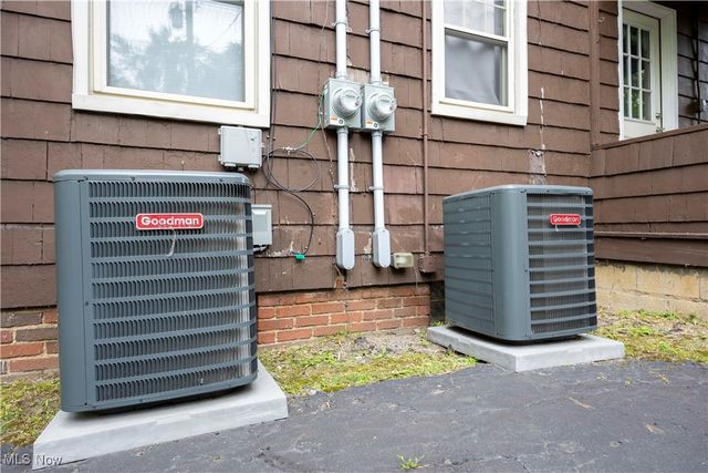 17424 Winslow Road, Shaker Heights, OH 44120