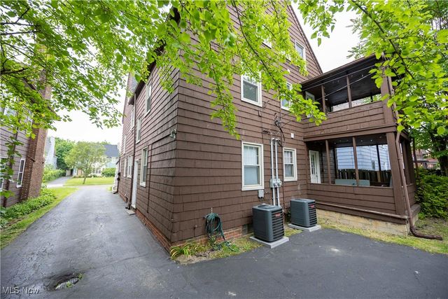 17424 Winslow Road, Shaker Heights, OH 44120