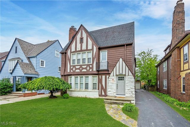 17424 Winslow Road, Shaker Heights, OH 44120