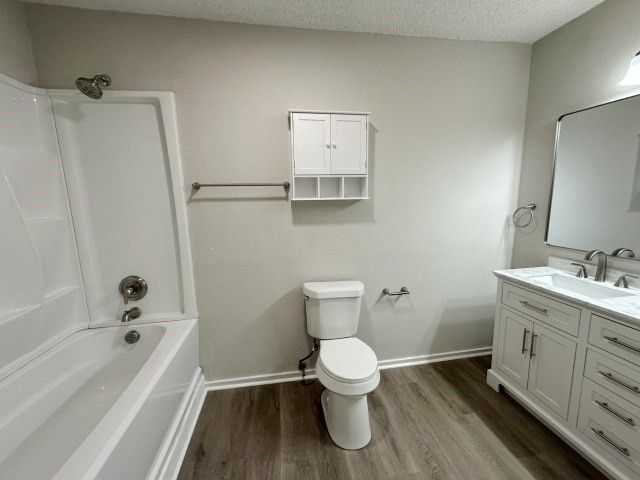 328 Hillside Court, Burleson, TX 76028